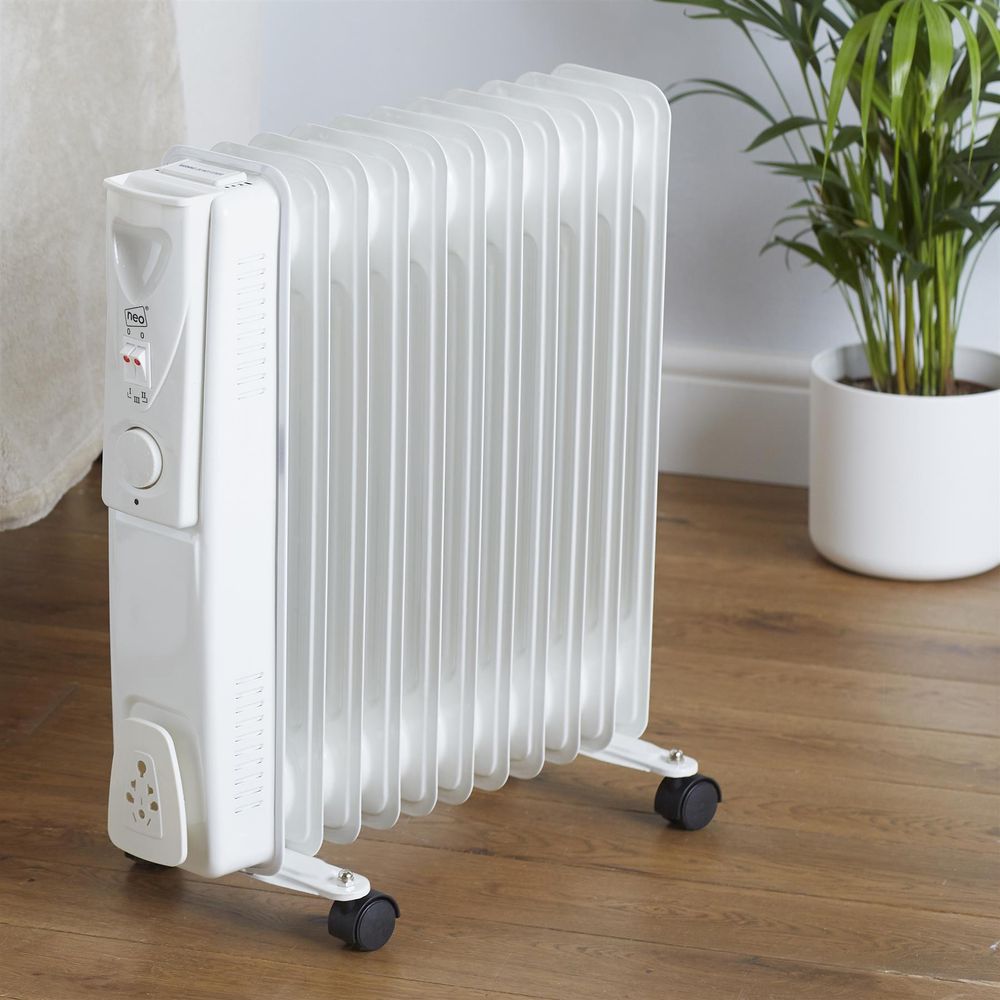 2000 - 2500W Electric Oil Filled Radiator in Black or White - anydaydirect