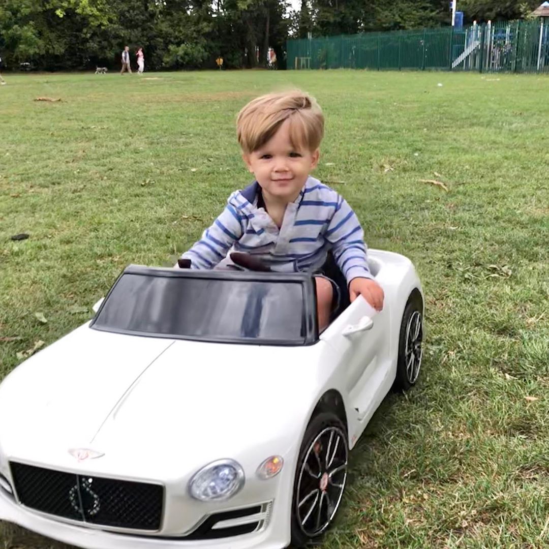 HOMCOM Bentley Kiddie Cruiser: 12V Ride-On with LED Illumination, MP3 Player, Youthful Thrill on Wheels, White - anydaydirect